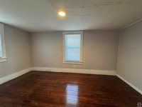 1532 SW Western AVE, Topeka, KS 66604