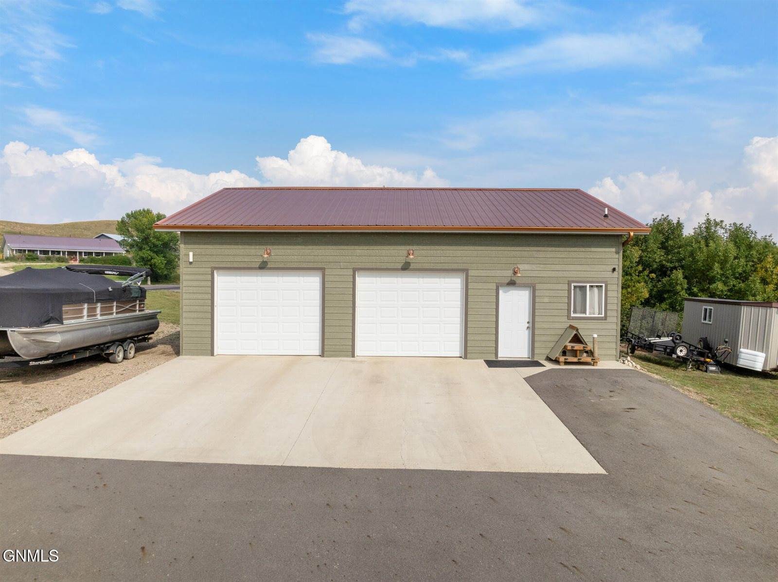 9155 41st Street NW, New Town, ND 58763