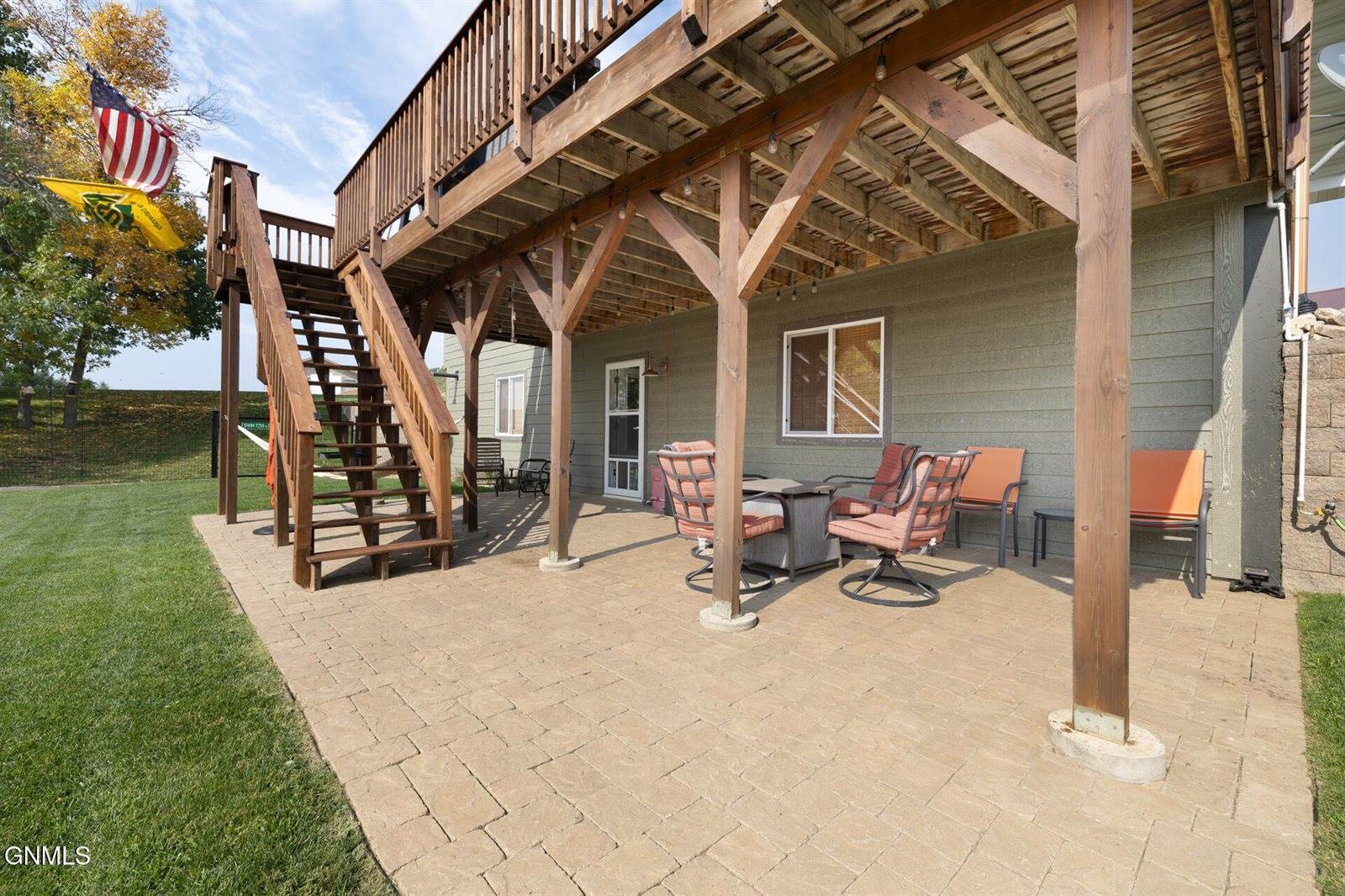 9155 41st Street NW, New Town, ND 58763