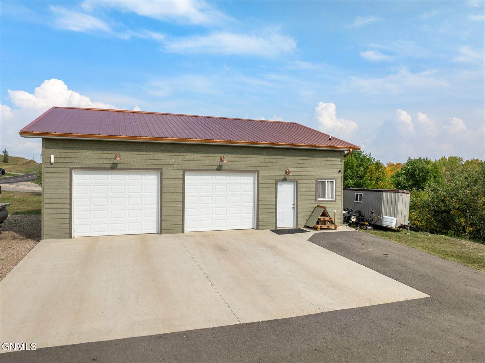 9155 41st Street NW, New Town, ND 58763