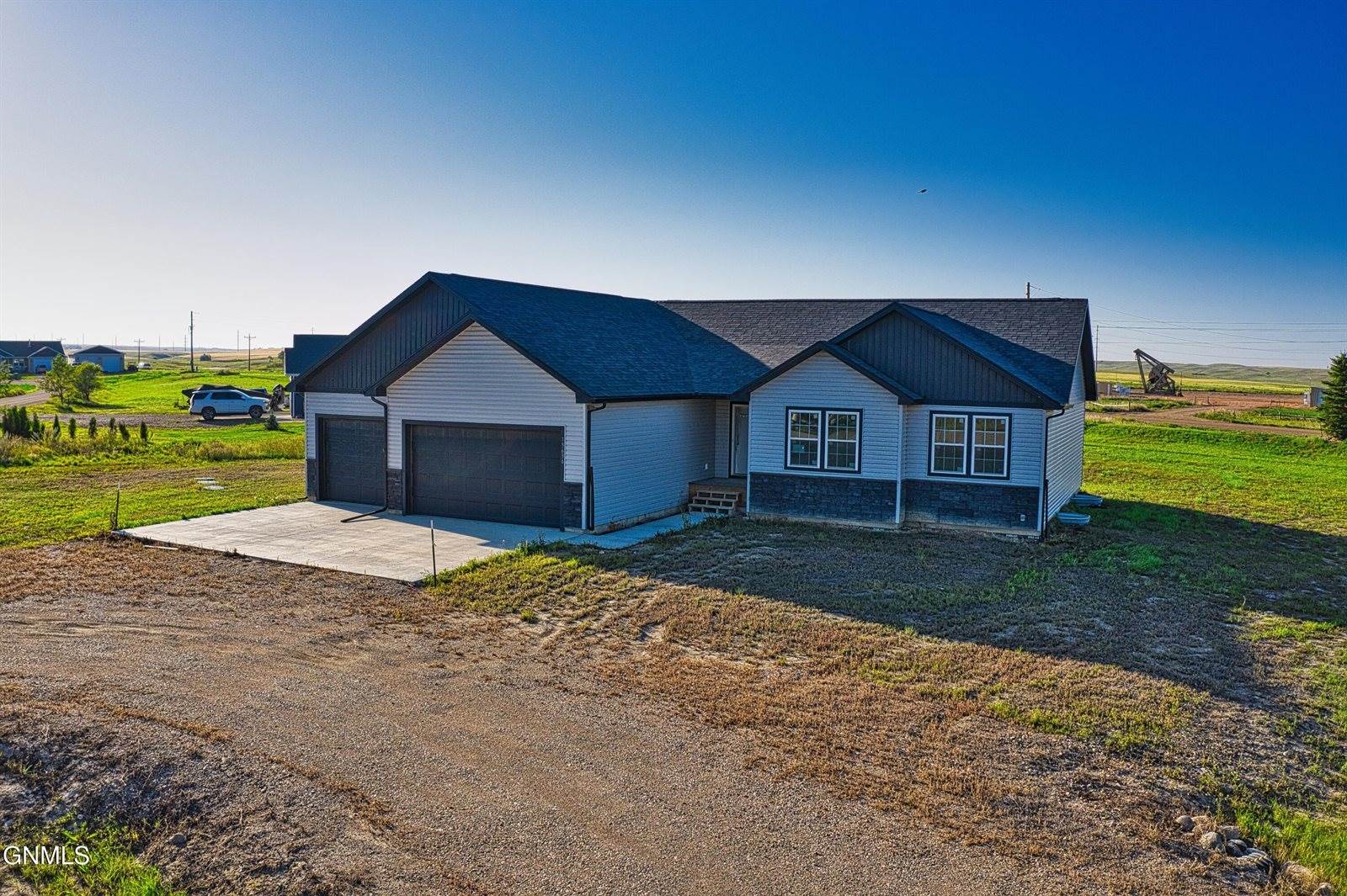 13636 Redwood Way NW, Williston, ND 58801