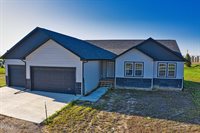 13636 Redwood Way NW, Williston, ND 58801