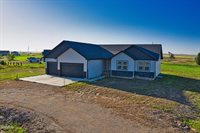 13636 Redwood Way NW, Williston, ND 58801