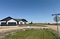 13636 Redwood Way NW, Williston, ND 58801