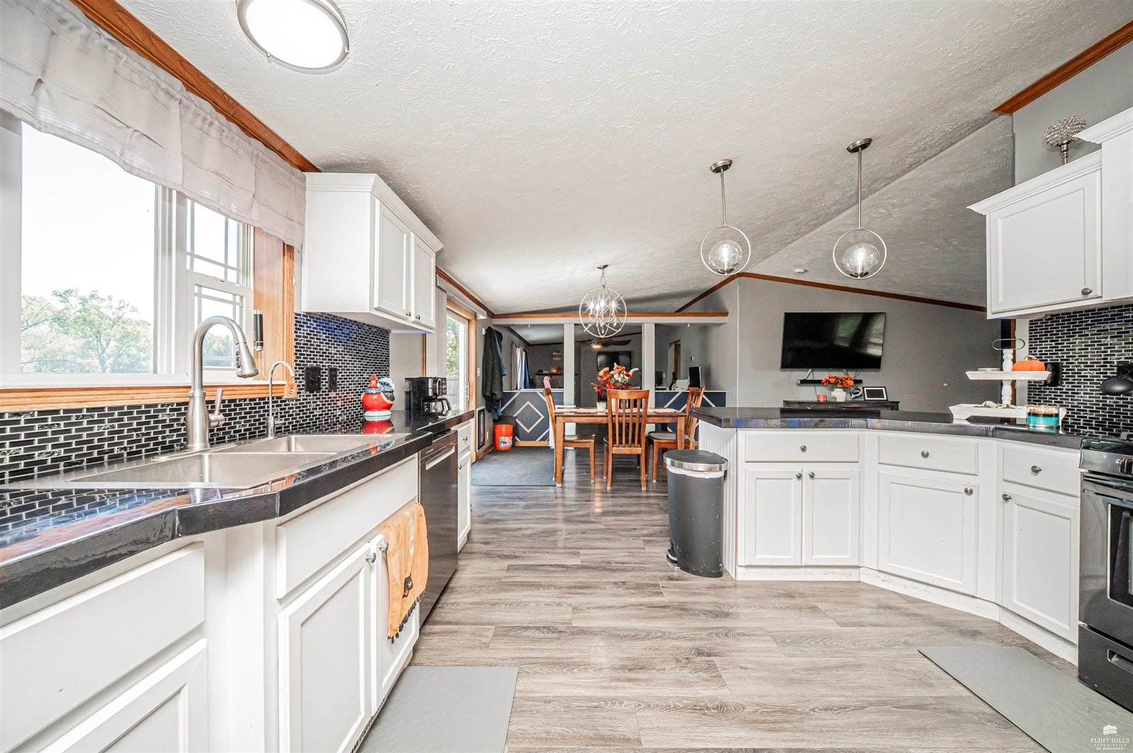 507 East 1st, Enterprise, KS 67441