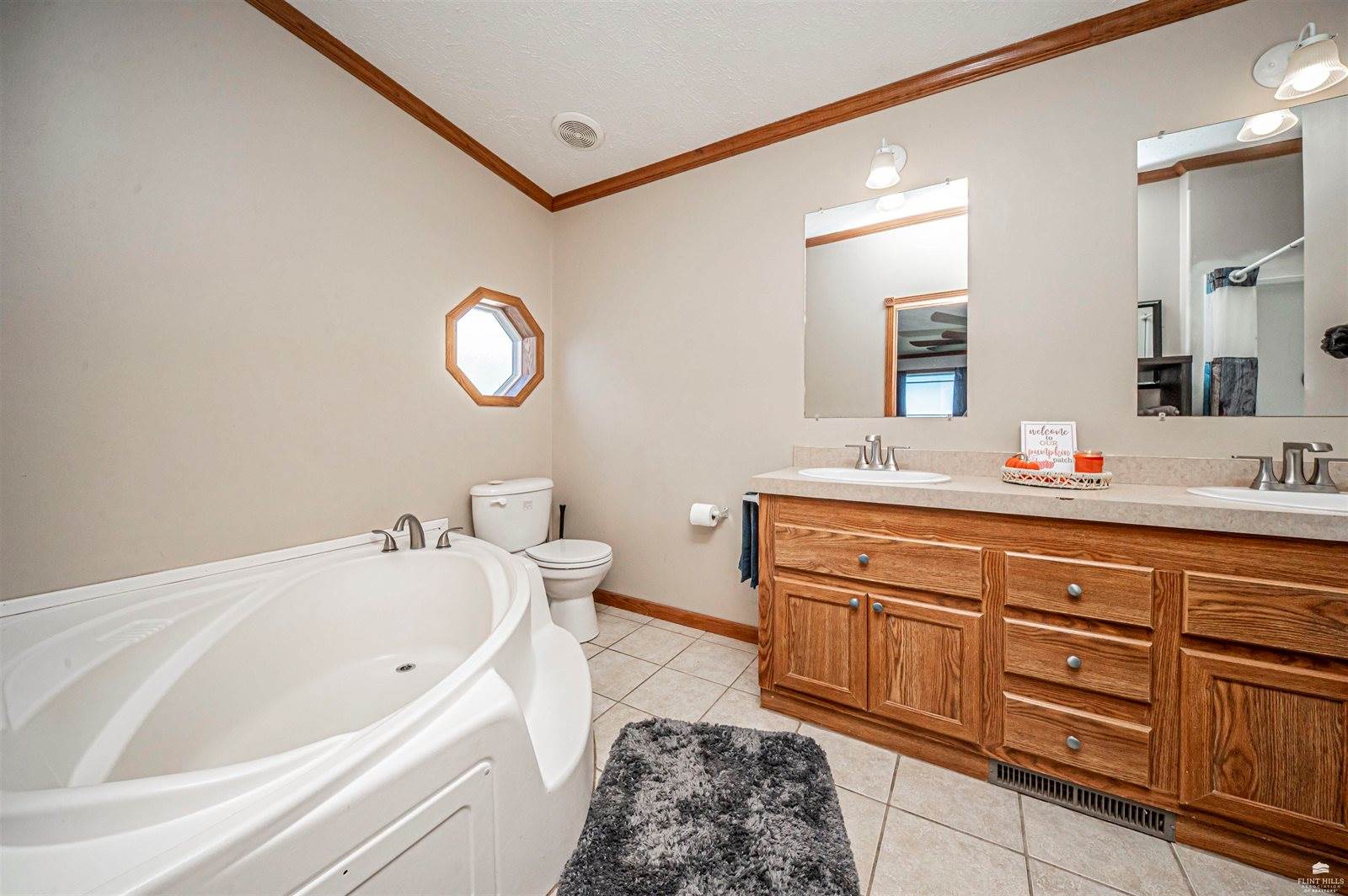 507 East 1st, Enterprise, KS 67441