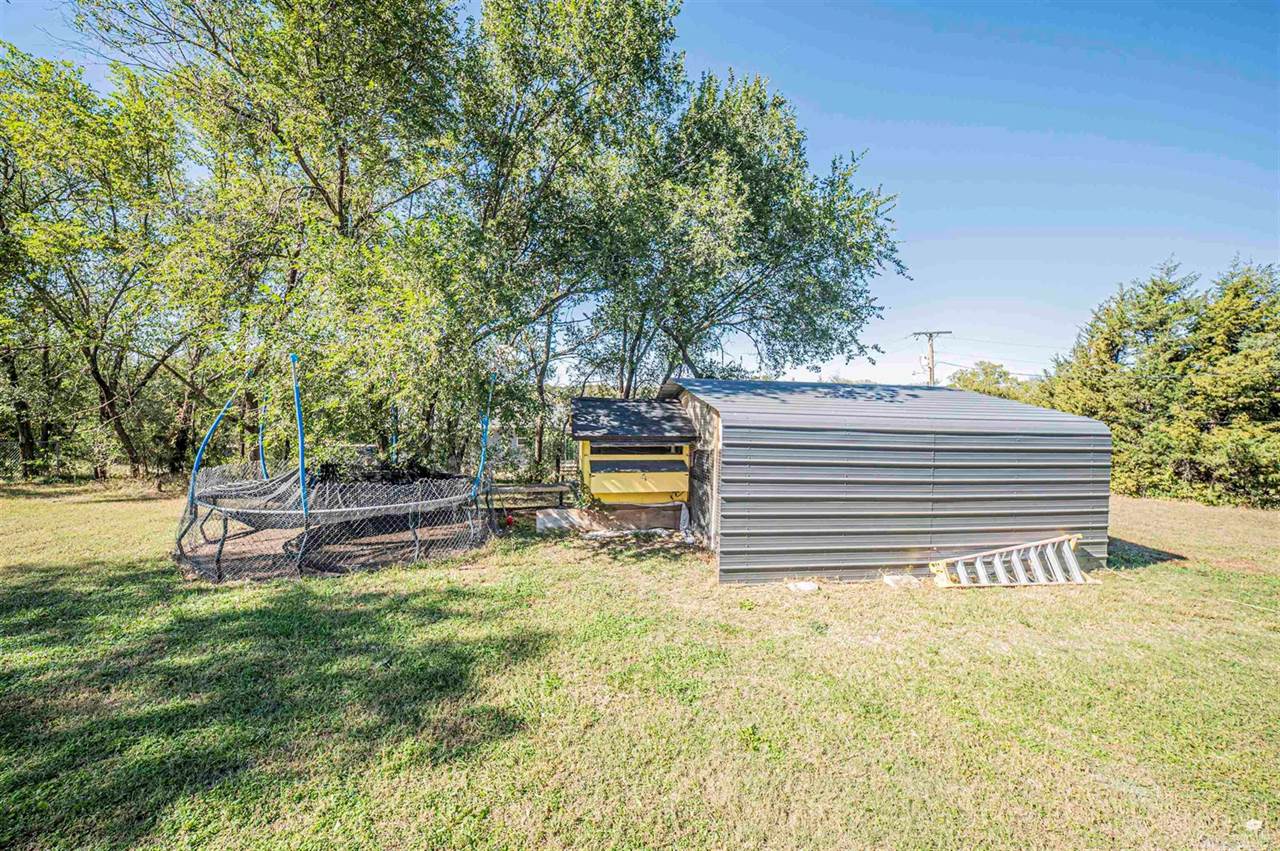 507 East 1st, Enterprise, KS 67441