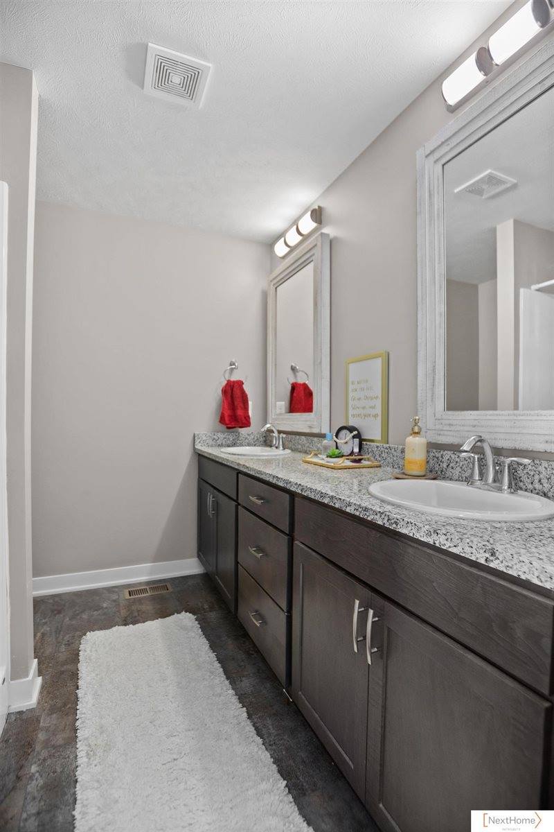 5000 Alvo Road, Lincoln, NE 68514