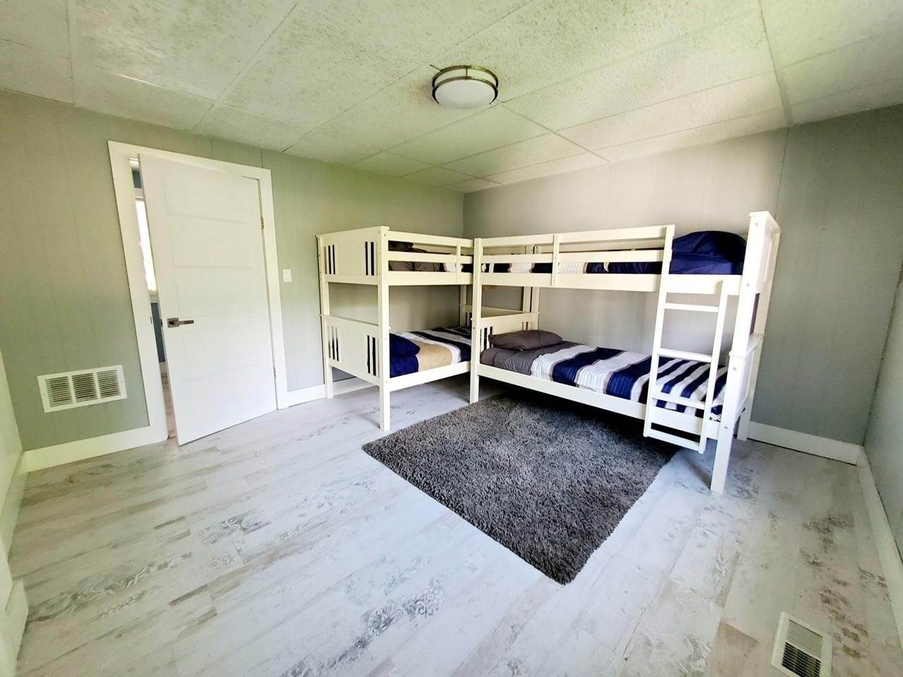 3214 N Gil-Haven Court, Sanford, MI 48657