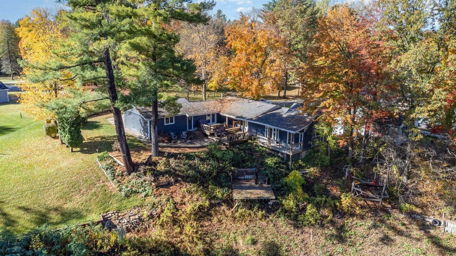 3214 N Gil-Haven Court, Sanford, MI 48657