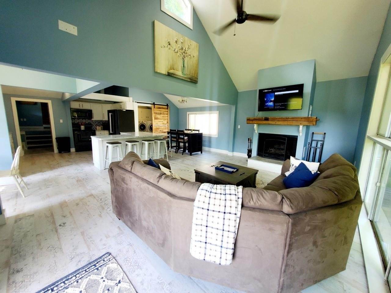 3214 N Gil-Haven Court, Sanford, MI 48657