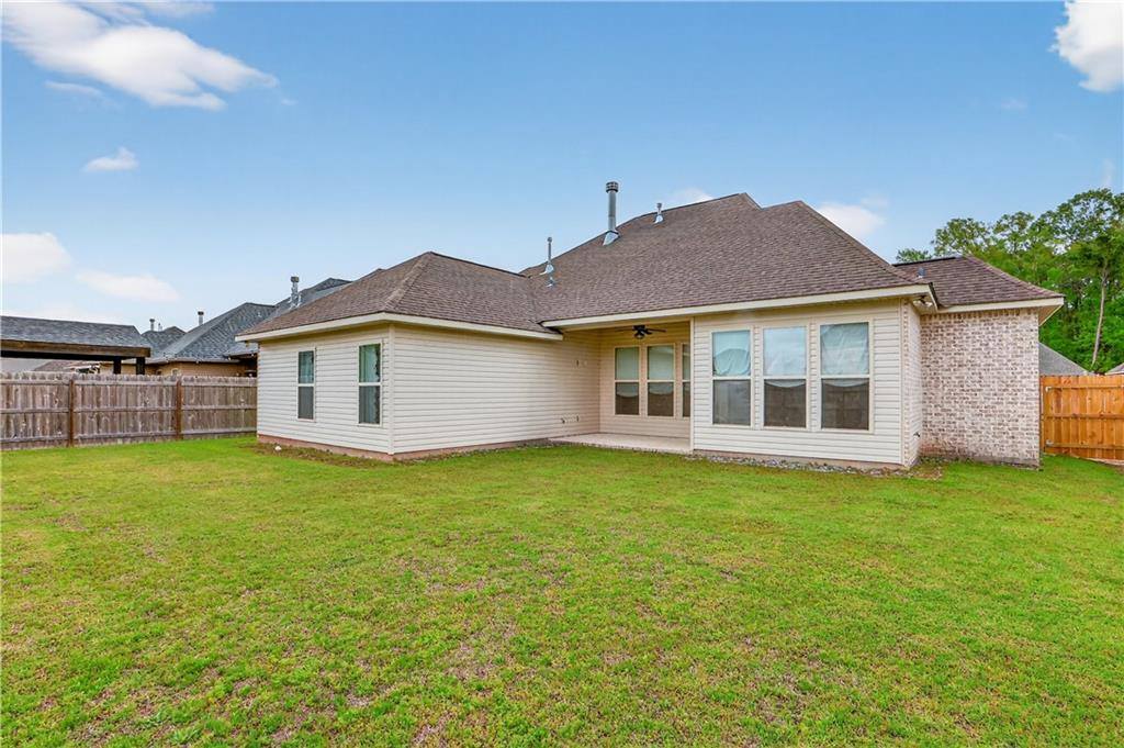 1072 Fox Sparrow Loop, Madisonville, LA 70447