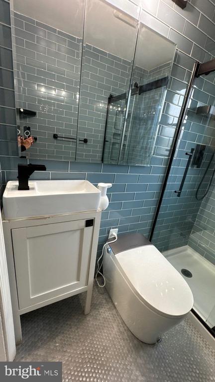 8676 Oak, Baltimore, MD 21234