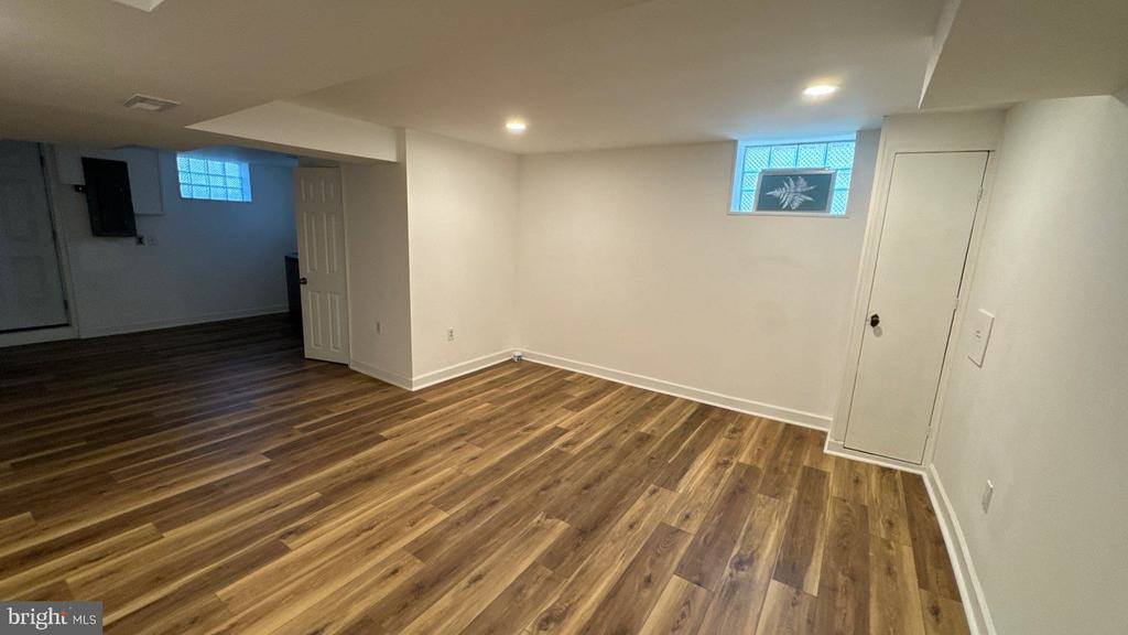 8676 Oak, Baltimore, MD 21234