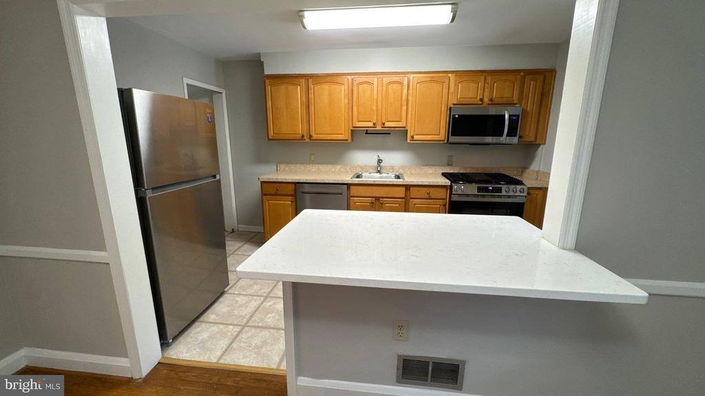 8676 Oak, Baltimore, MD 21234