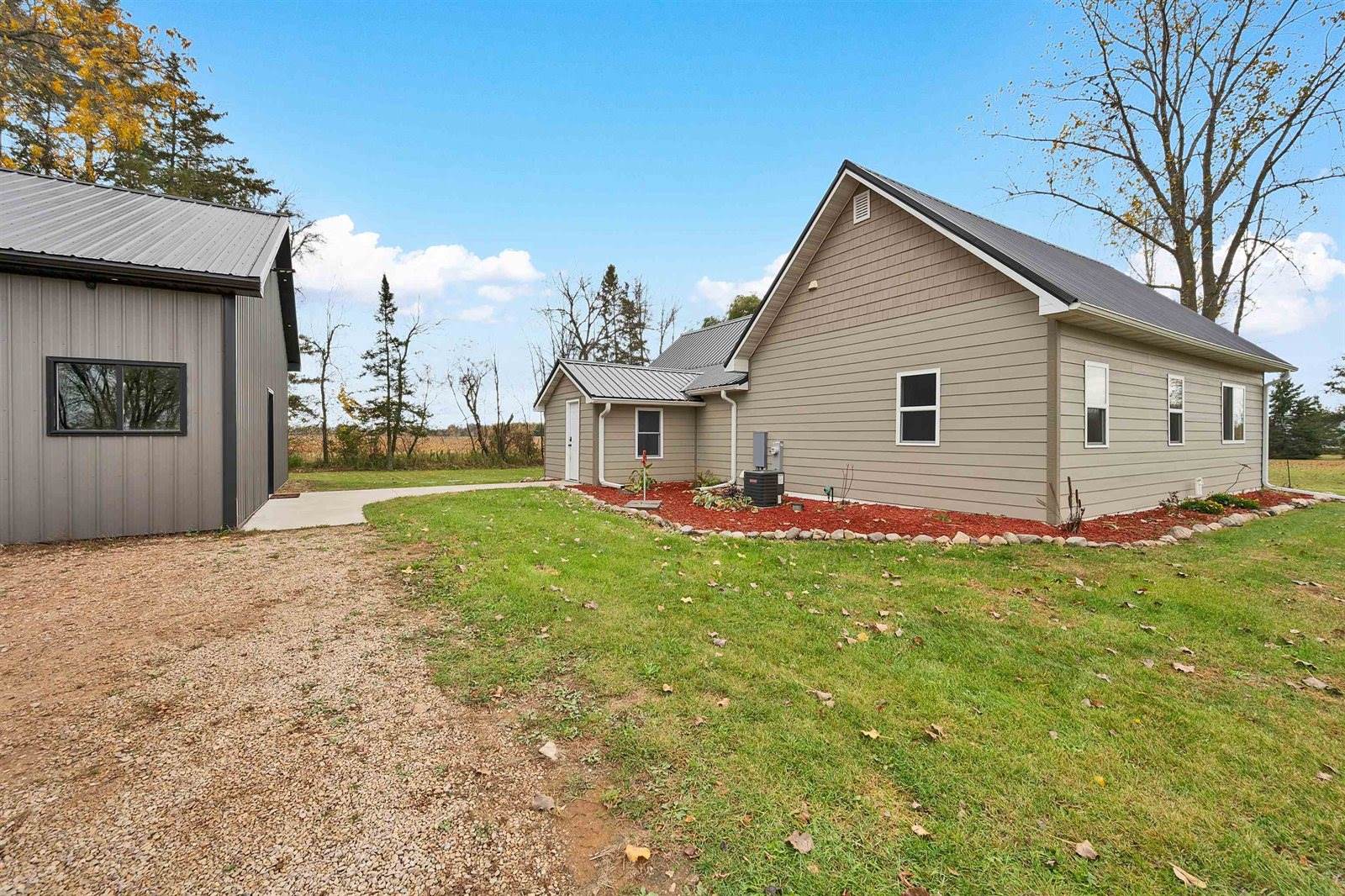 7112 County Rd A, Lena, WI 54139