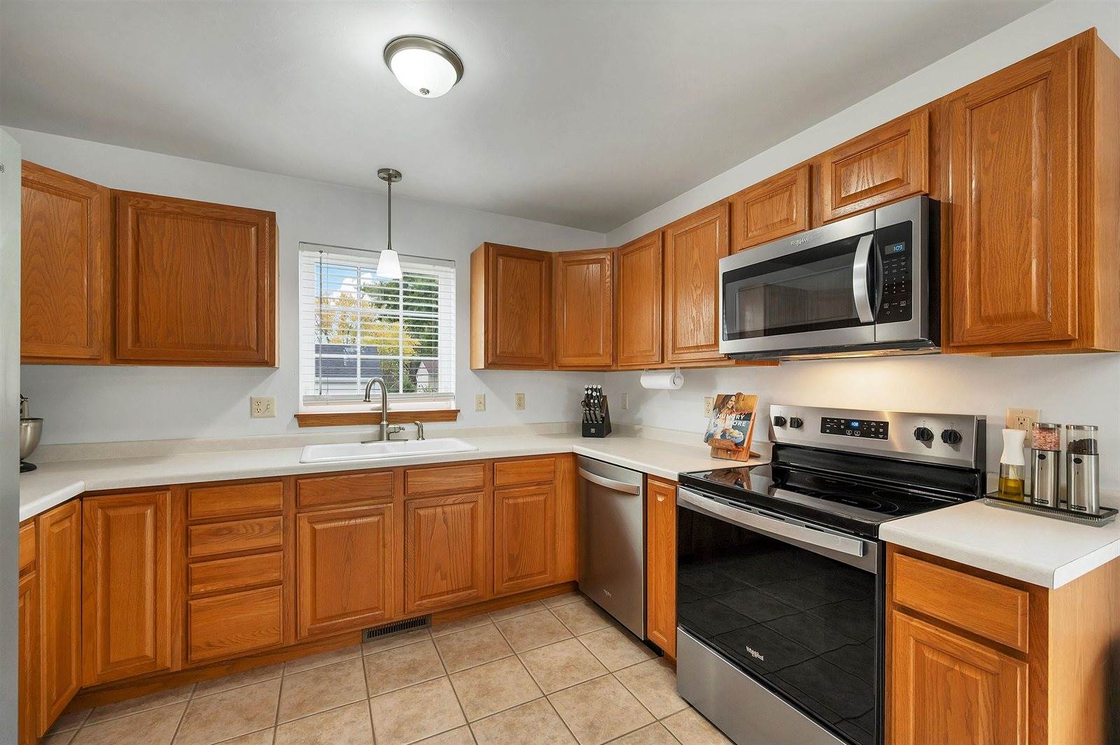 1716 Fort Howard Avenue, De Pere, WI 54115