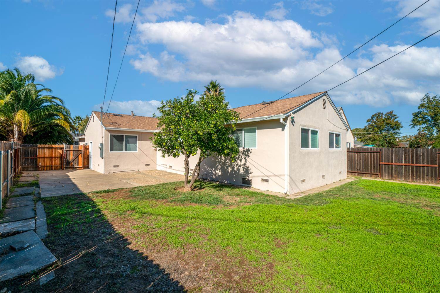 5645 Nona Way, Sacramento, CA 95824