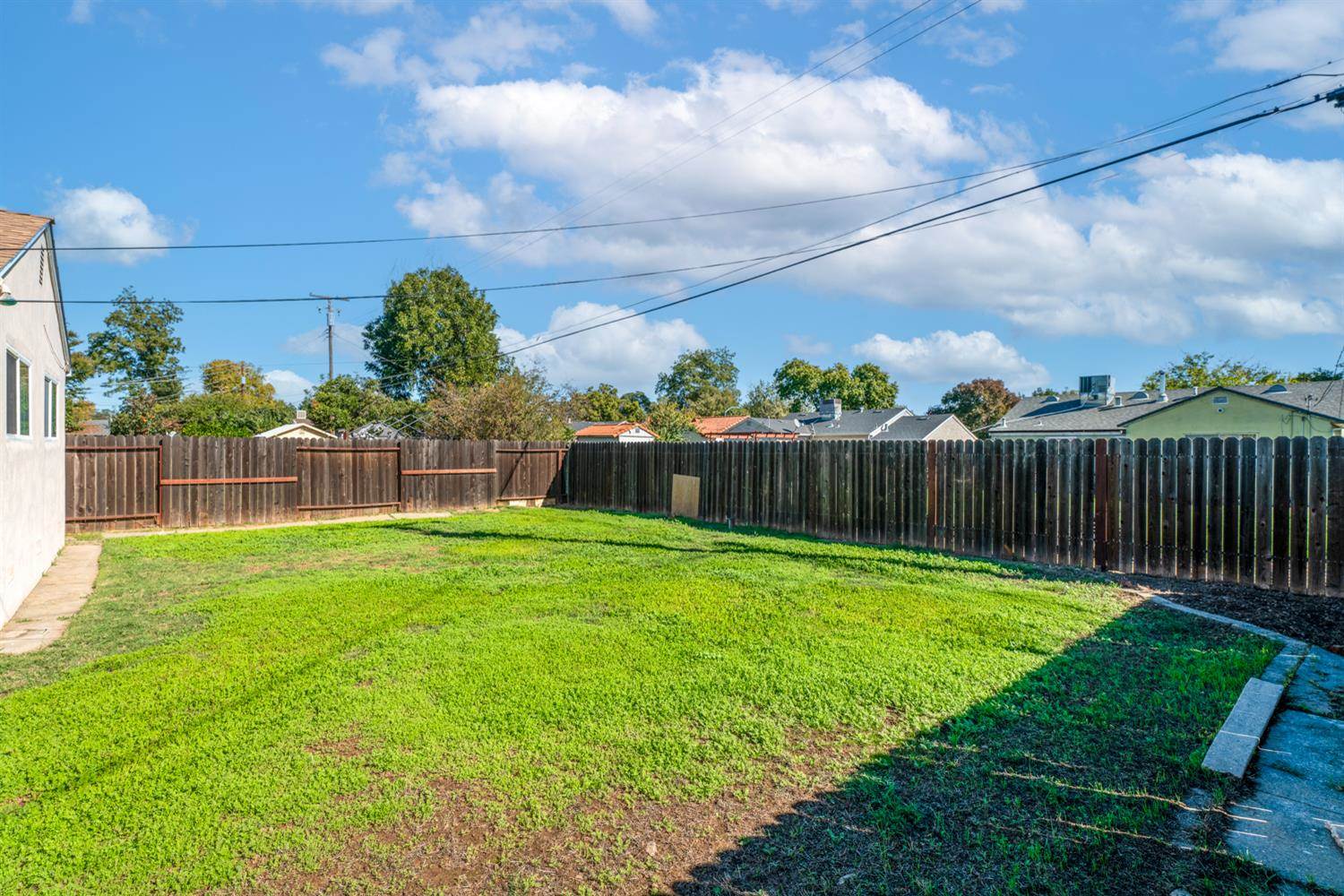 5645 Nona Way, Sacramento, CA 95824