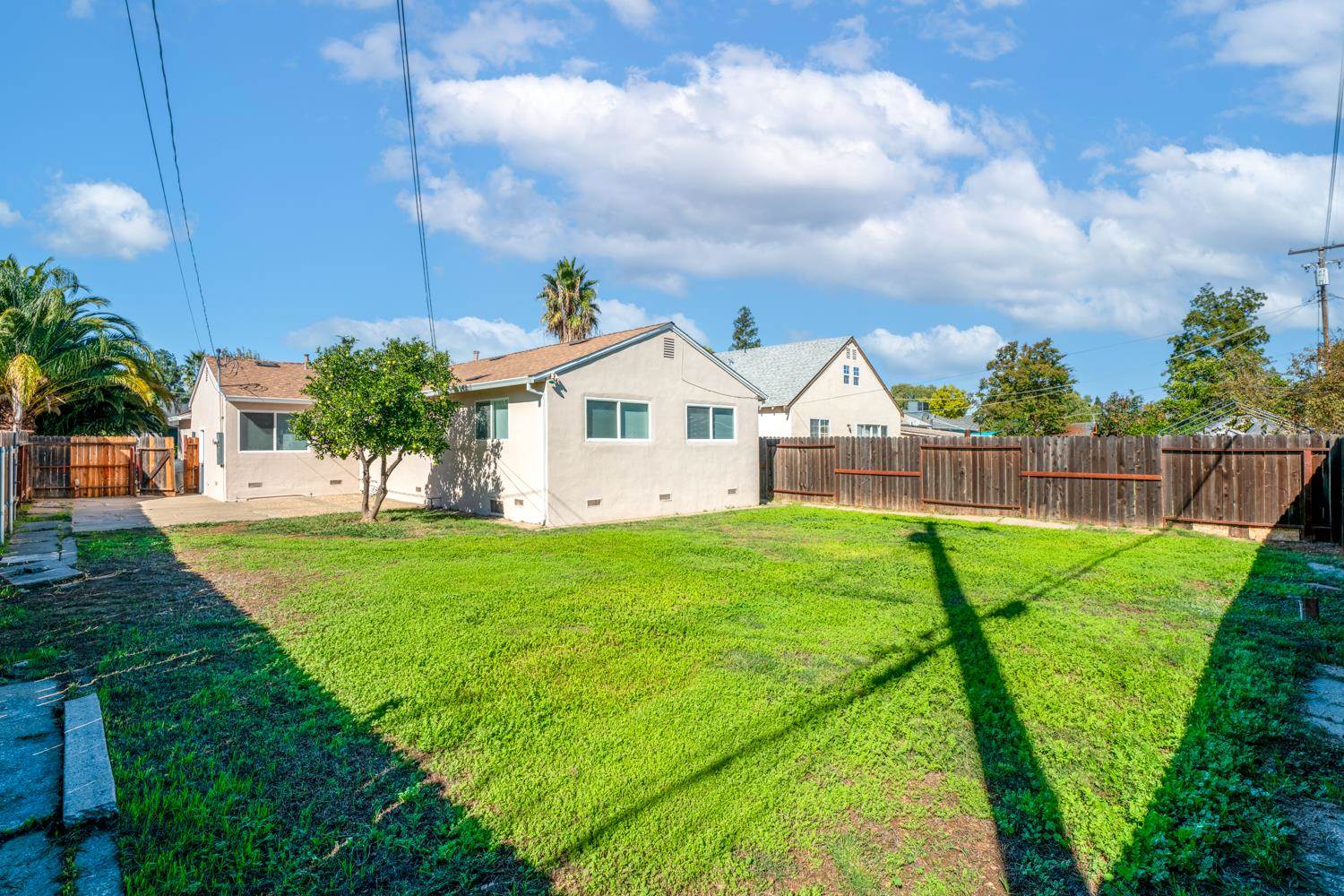 5645 Nona Way, Sacramento, CA 95824