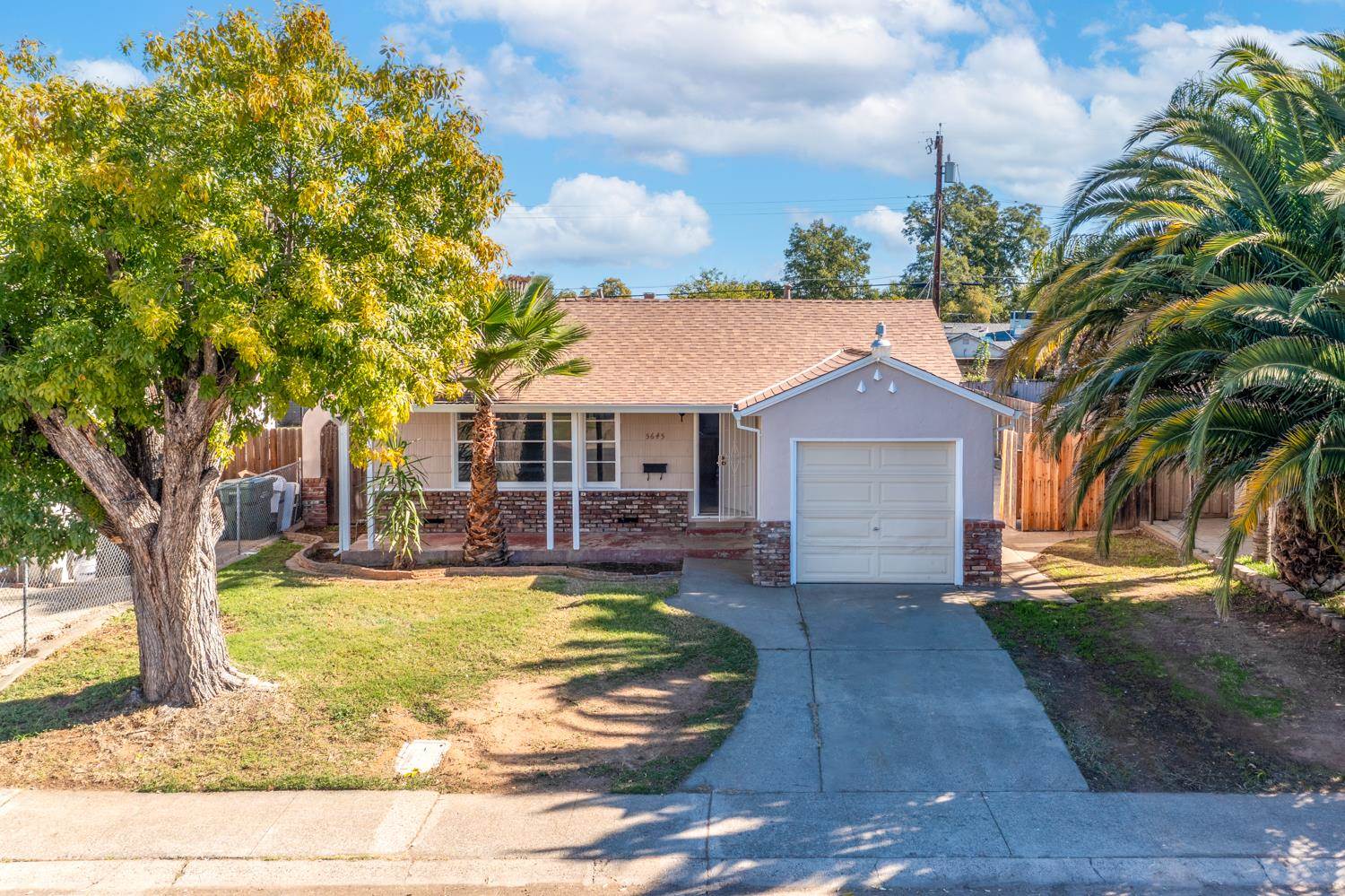5645 Nona Way, Sacramento, CA 95824