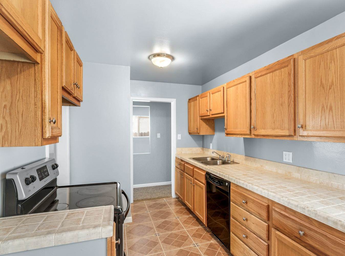 5645 Nona Way, Sacramento, CA 95824