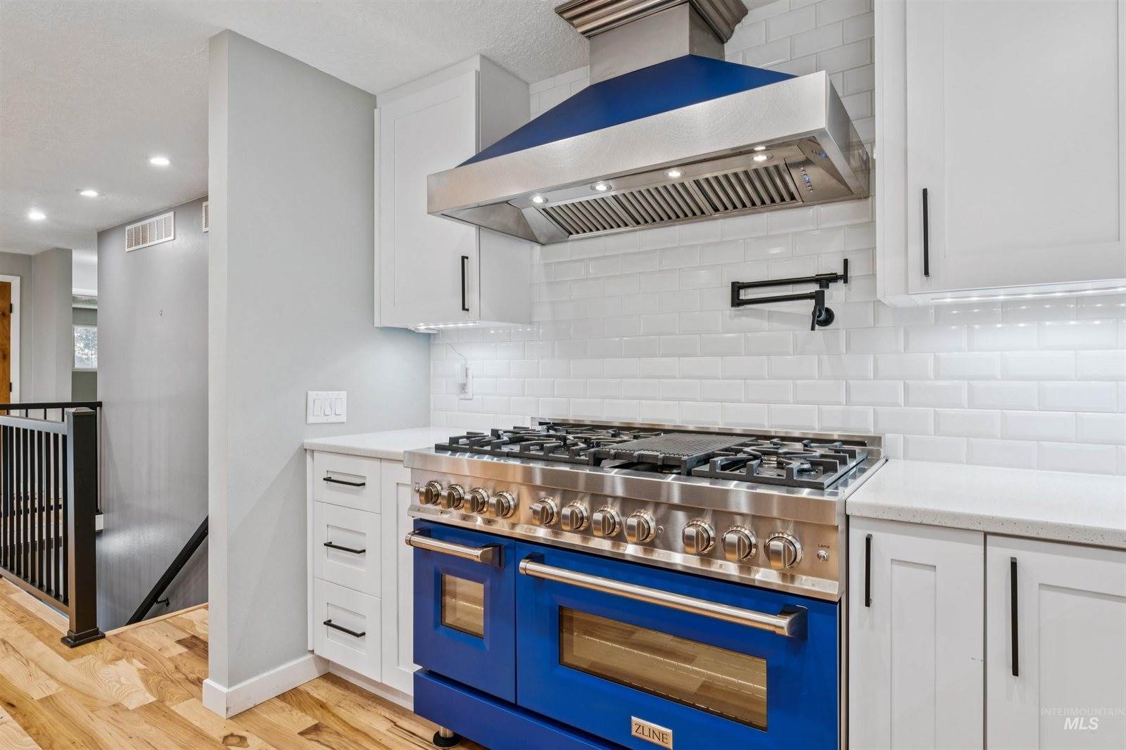 208 South Ravenswood Dr, Meridian, ID 83642