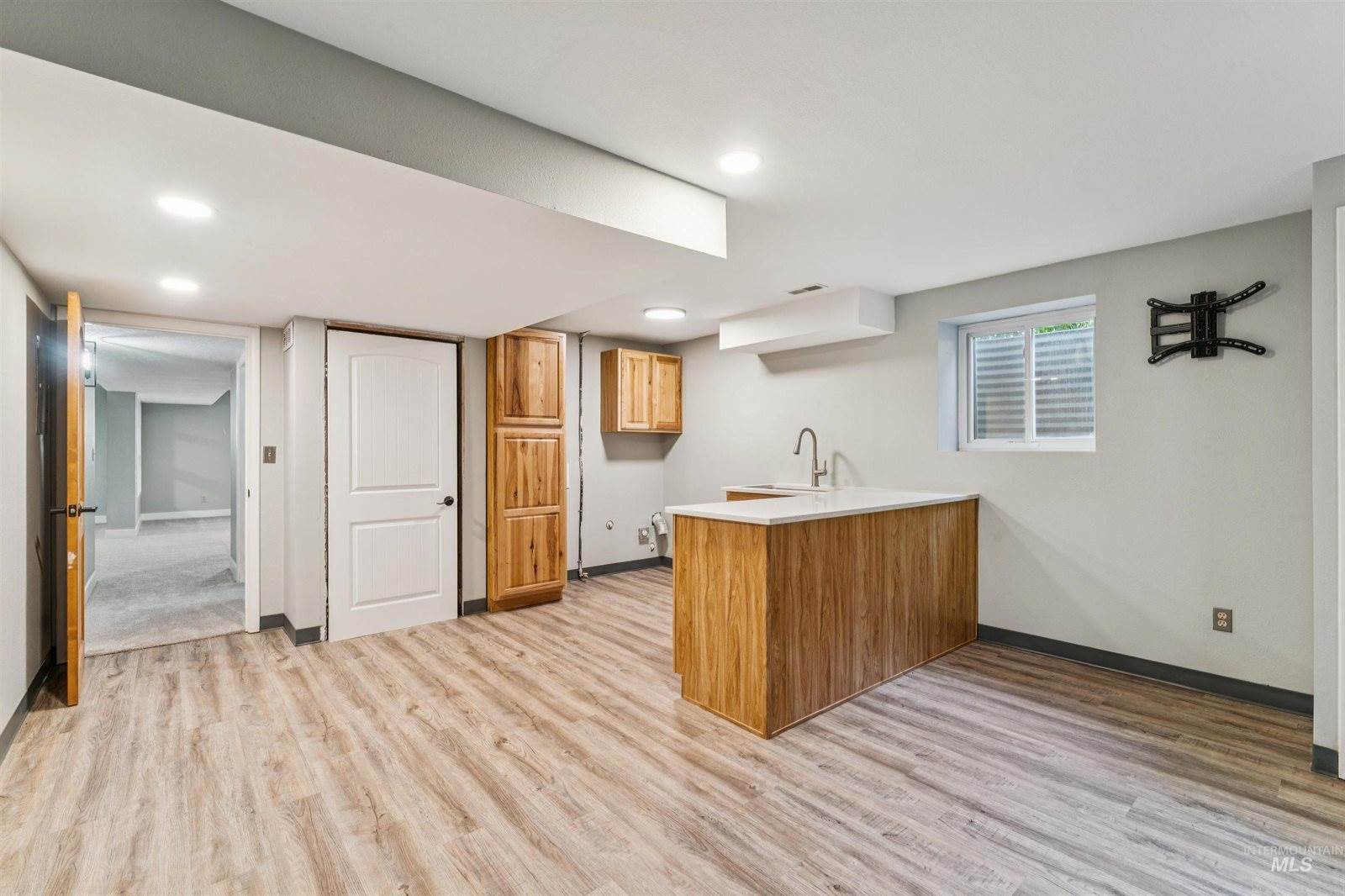 208 South Ravenswood Dr, Meridian, ID 83642