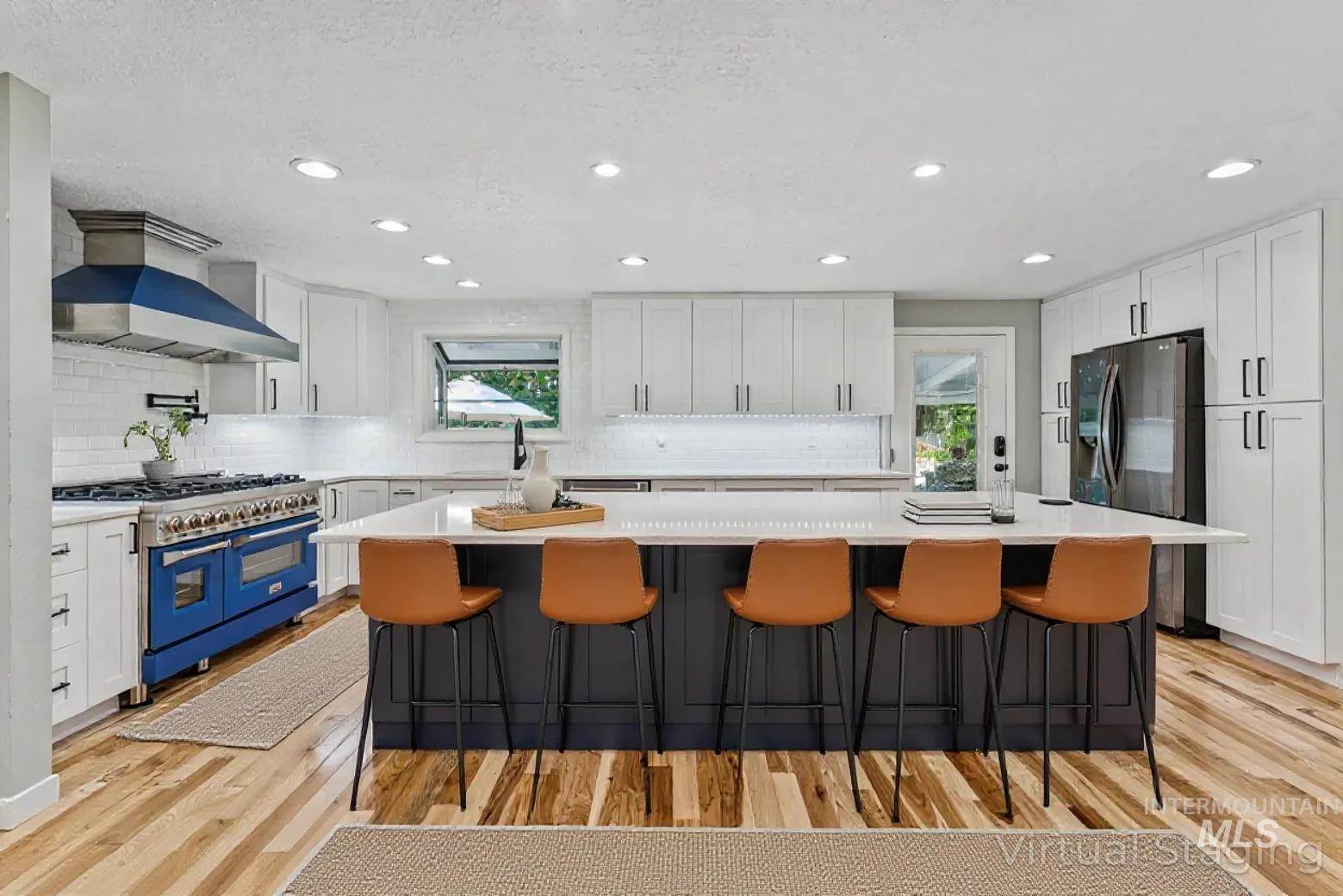 208 South Ravenswood Dr, Meridian, ID 83642