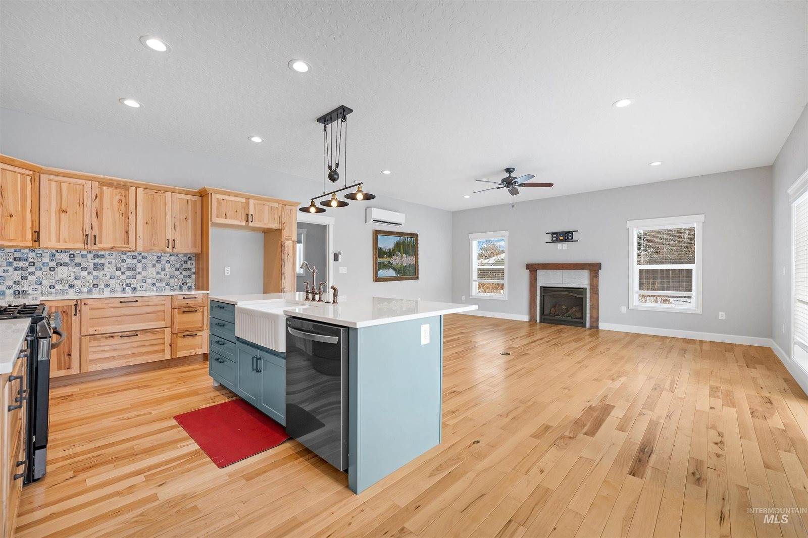 208 South Ravenswood Dr, Meridian, ID 83642