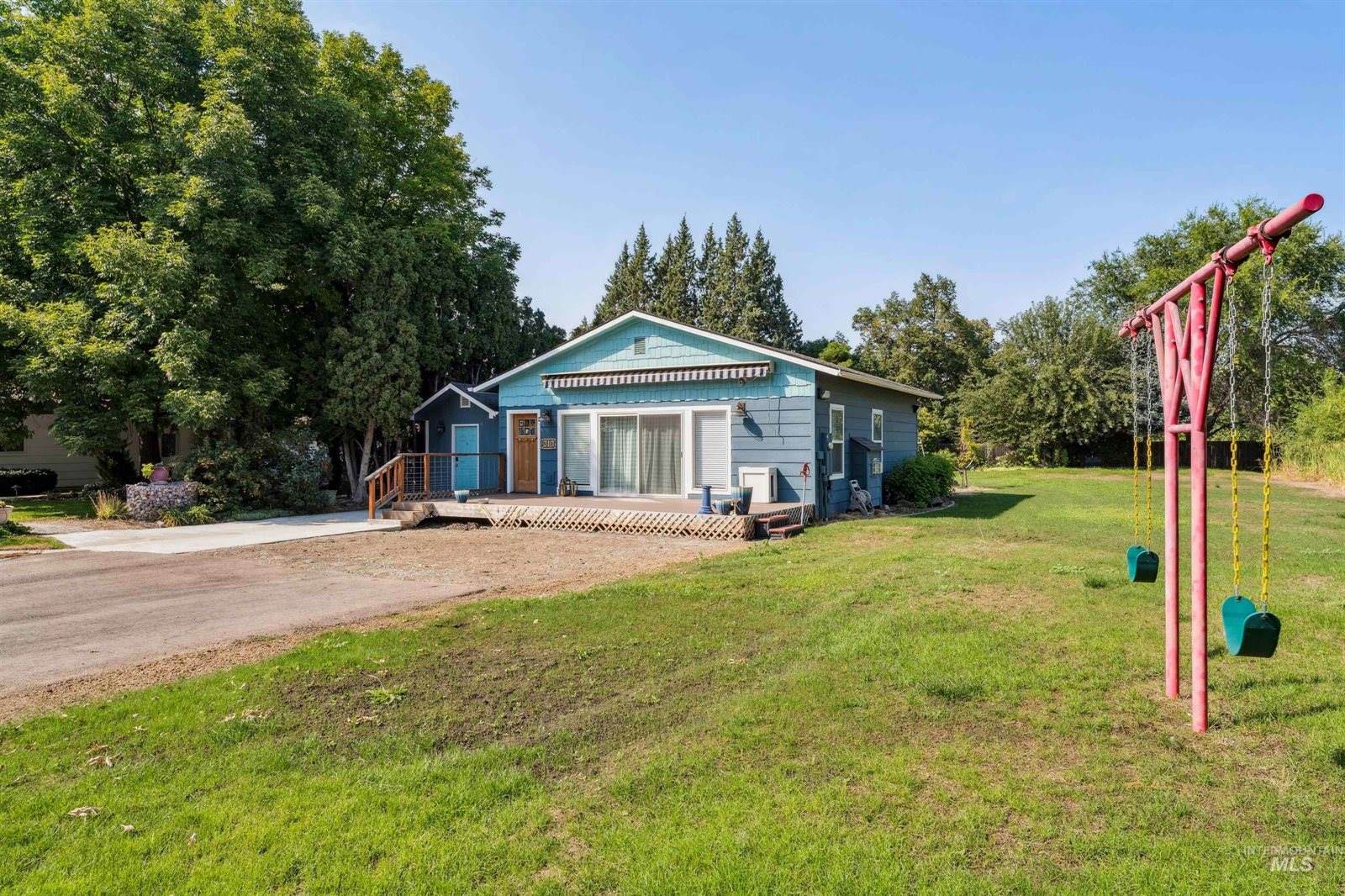 208 South Ravenswood Dr, Meridian, ID 83642