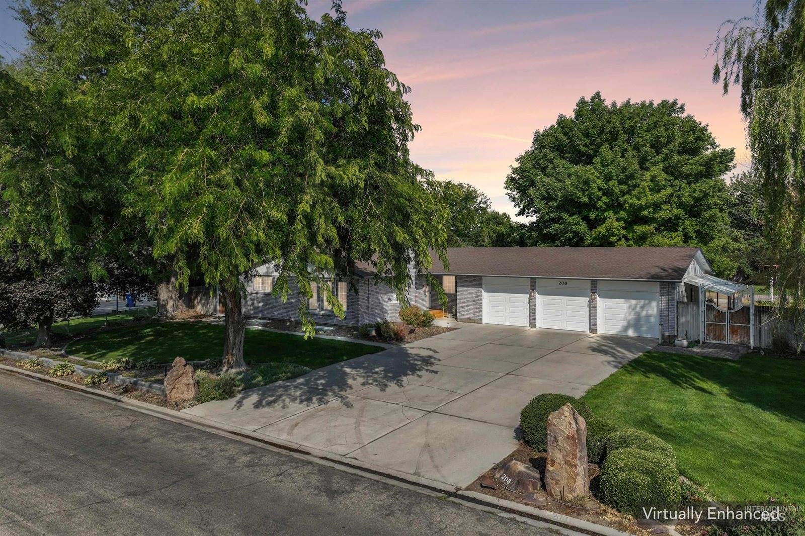 208 South Ravenswood Dr, Meridian, ID 83642