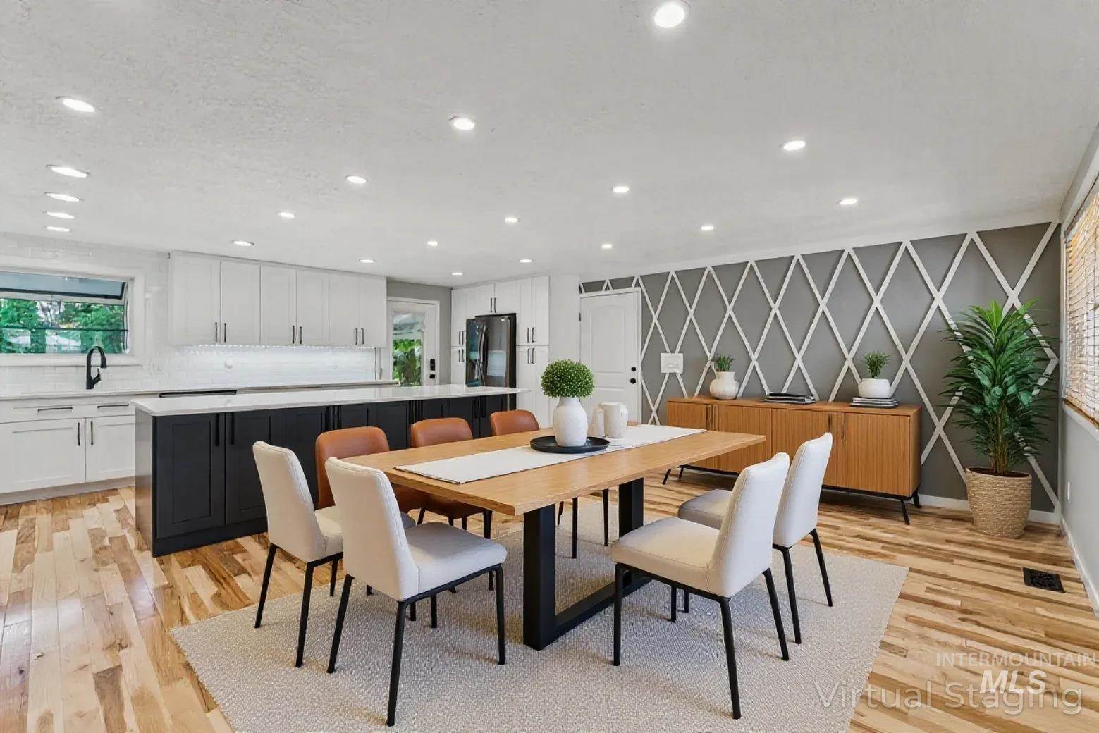 208 South Ravenswood Dr, Meridian, ID 83642