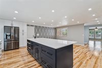 208 South Ravenswood Dr, Meridian, ID 83642