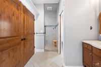 208 South Ravenswood Dr, Meridian, ID 83642