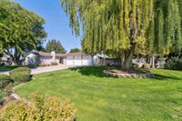 208 South Ravenswood Dr, Meridian, ID 83642
