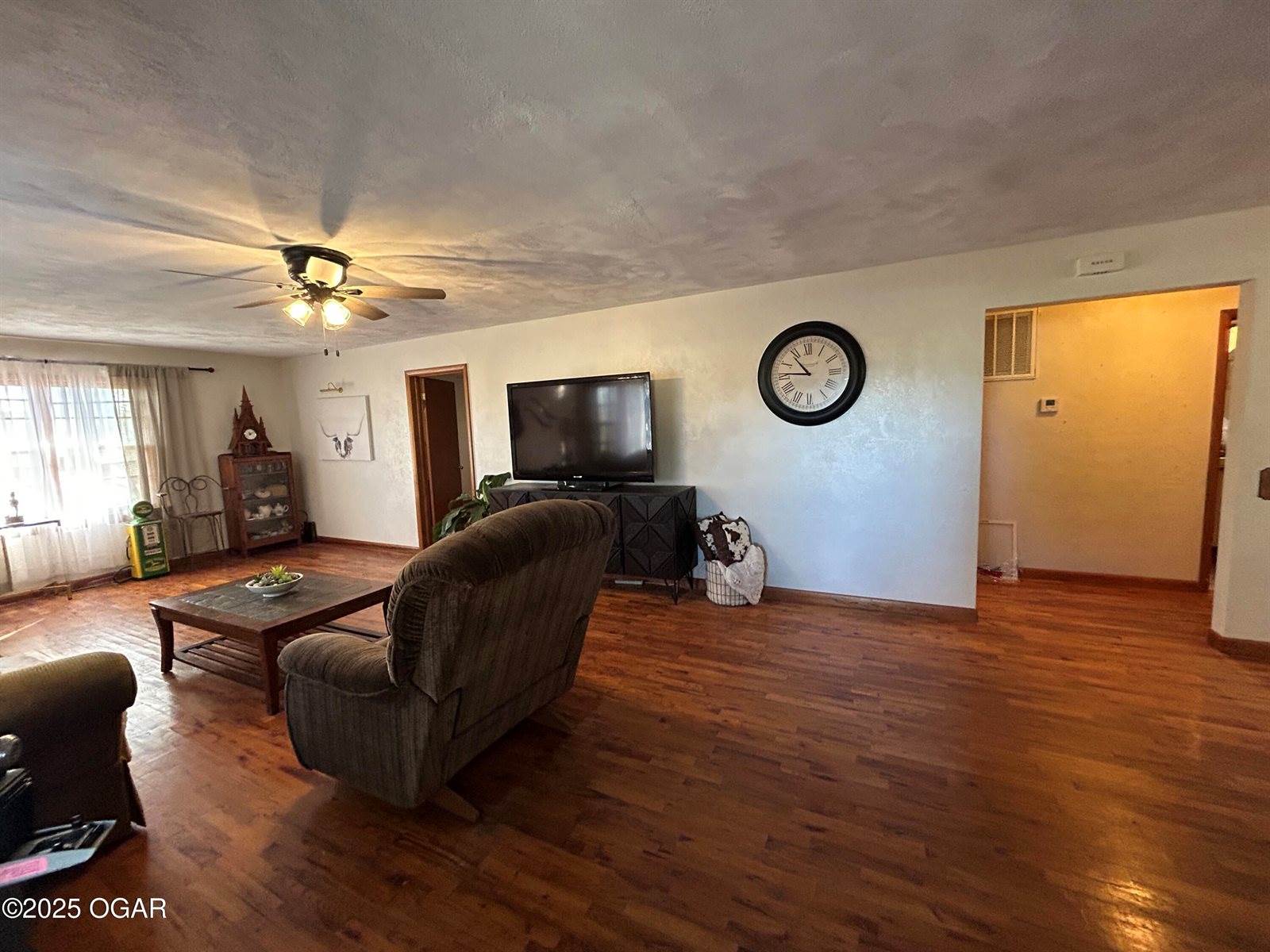 1308 Walnut Street, Golden City, MO 64748