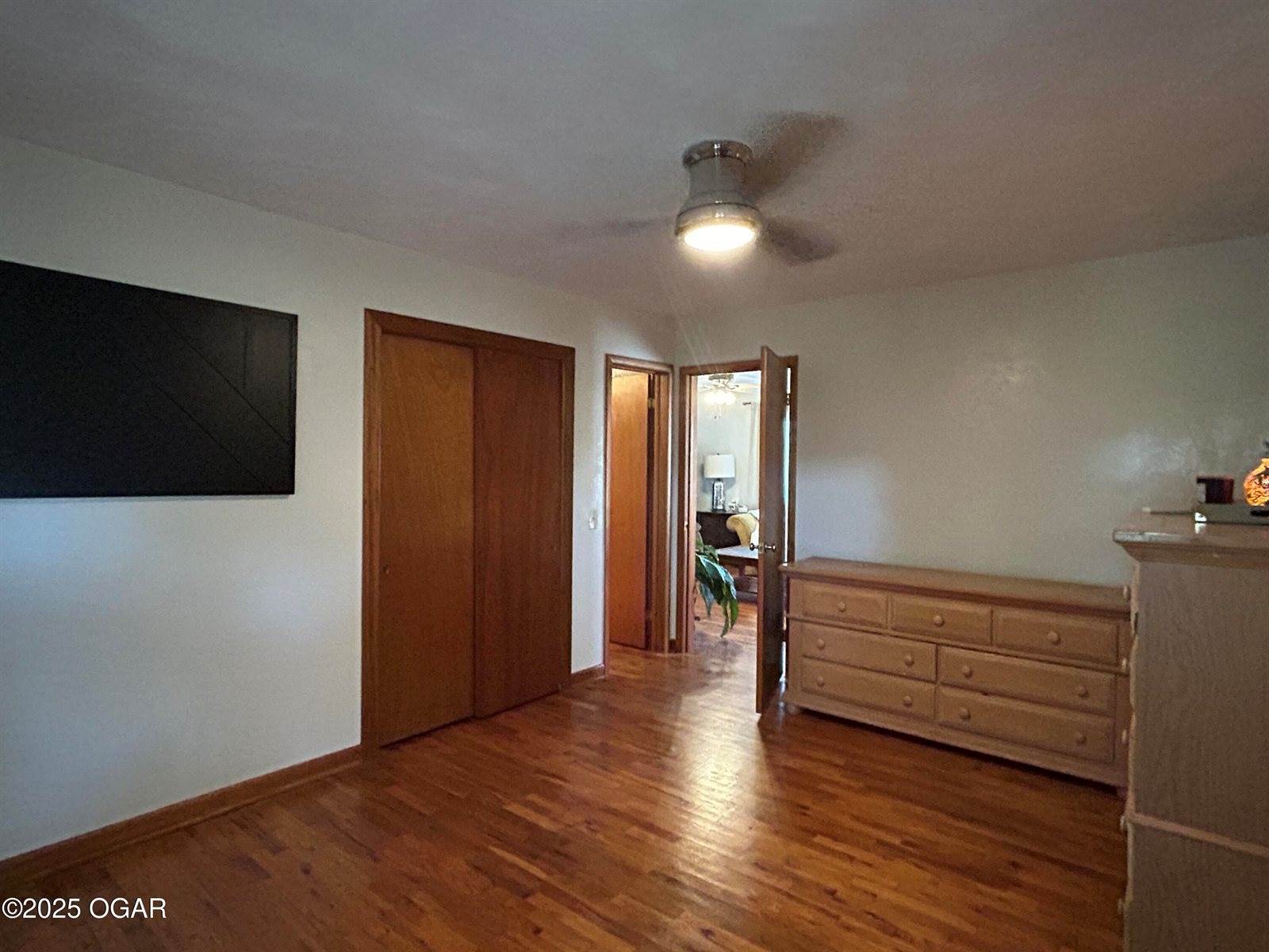 1308 Walnut Street, Golden City, MO 64748