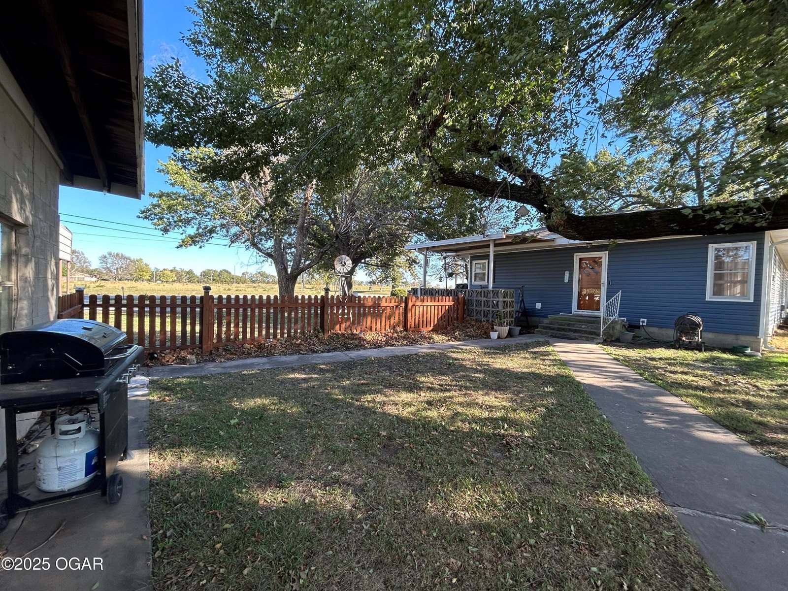 1308 Walnut Street, Golden City, MO 64748