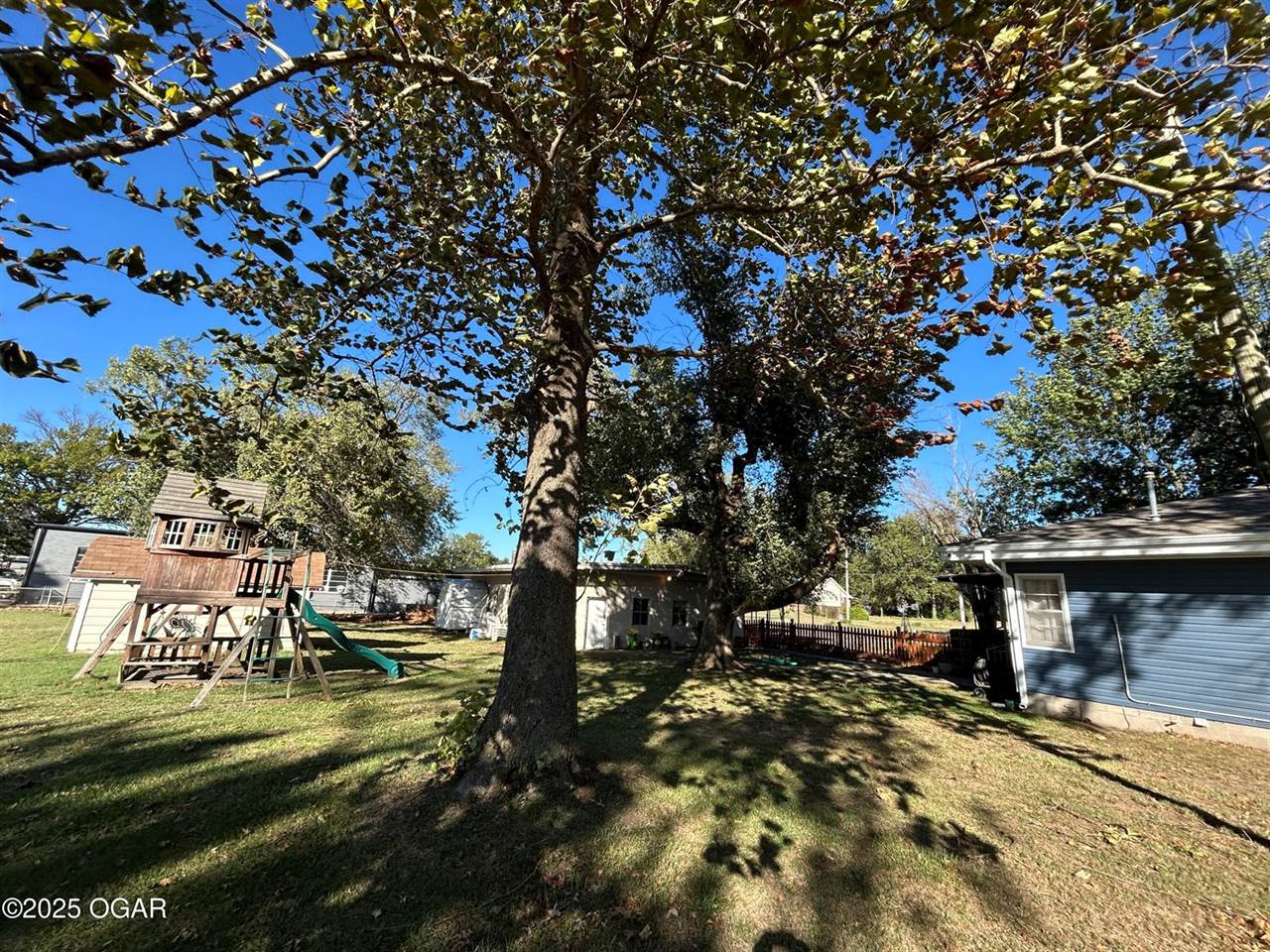 1308 Walnut Street, Golden City, MO 64748