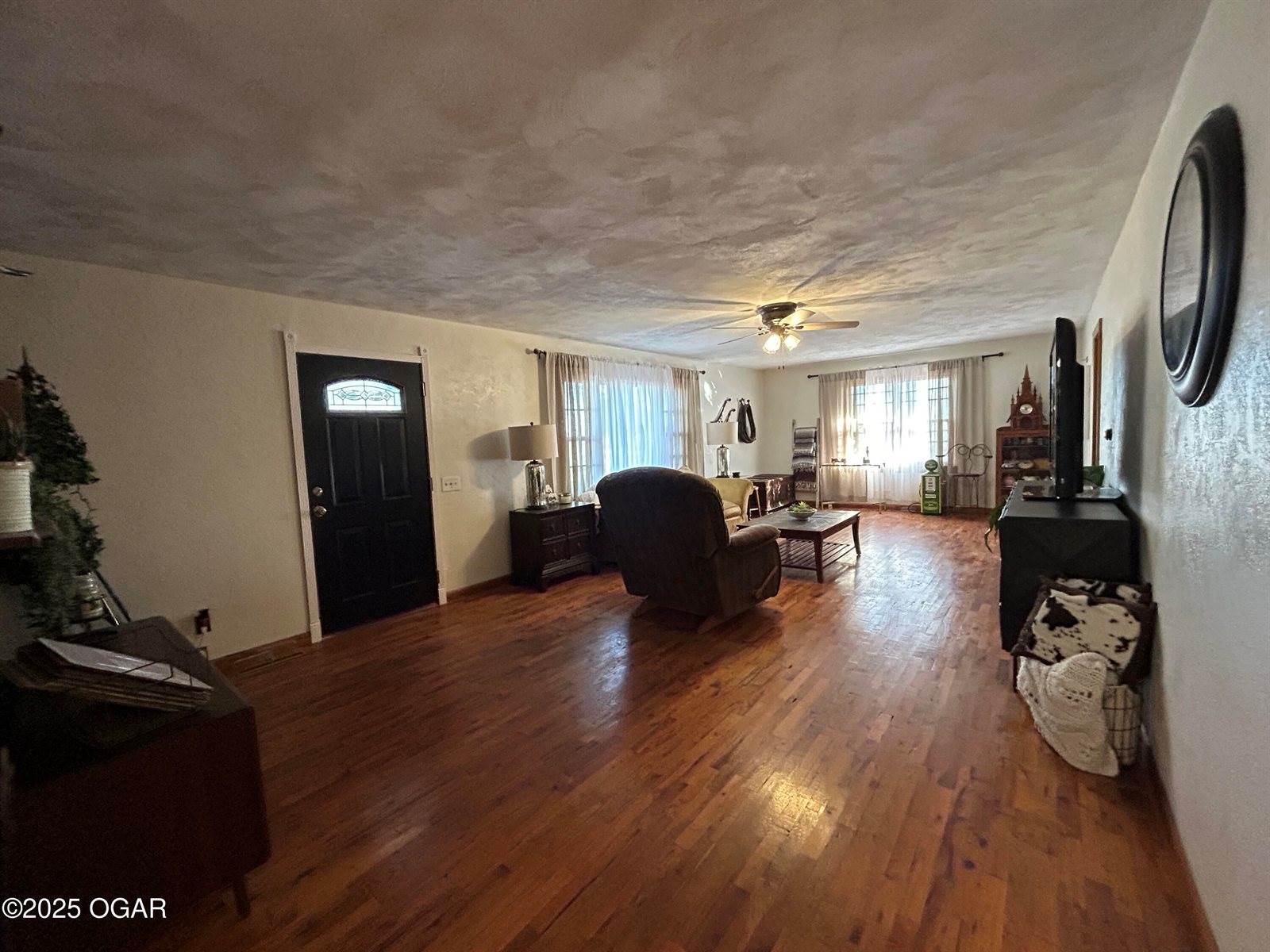 1308 Walnut Street, Golden City, MO 64748