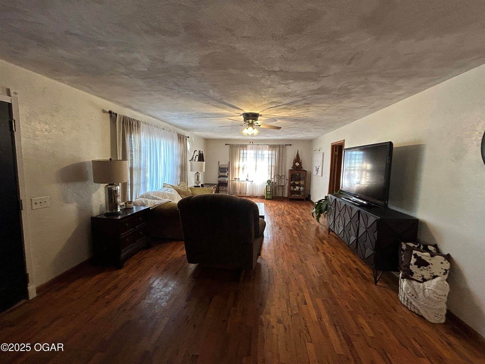 1308 Walnut Street, Golden City, MO 64748