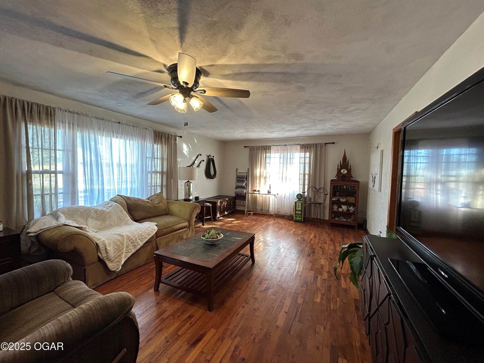 1308 Walnut Street, Golden City, MO 64748