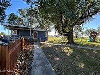 1308 Walnut Street, Golden City, MO 64748