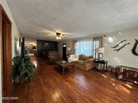 1308 Walnut Street, Golden City, MO 64748