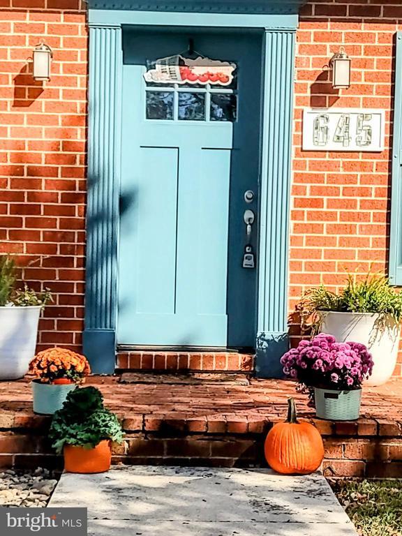 645 West First Street, Boiling Springs, PA 17007