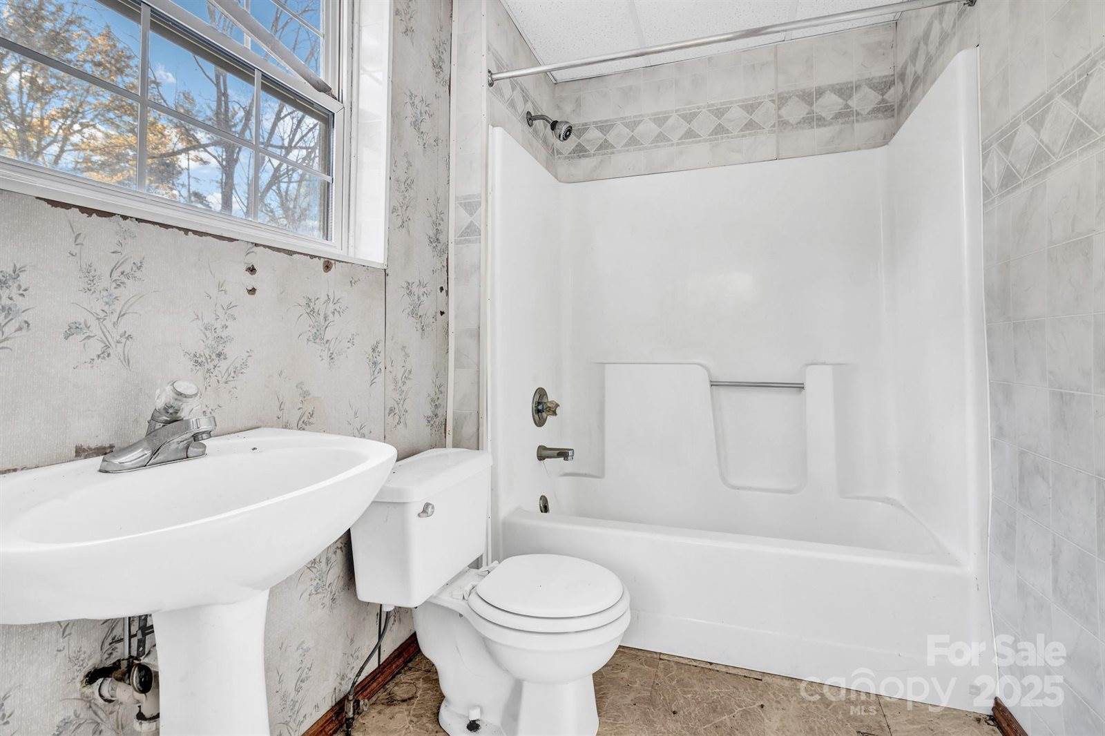 143 Sharon Road, Fairview, NC 28730