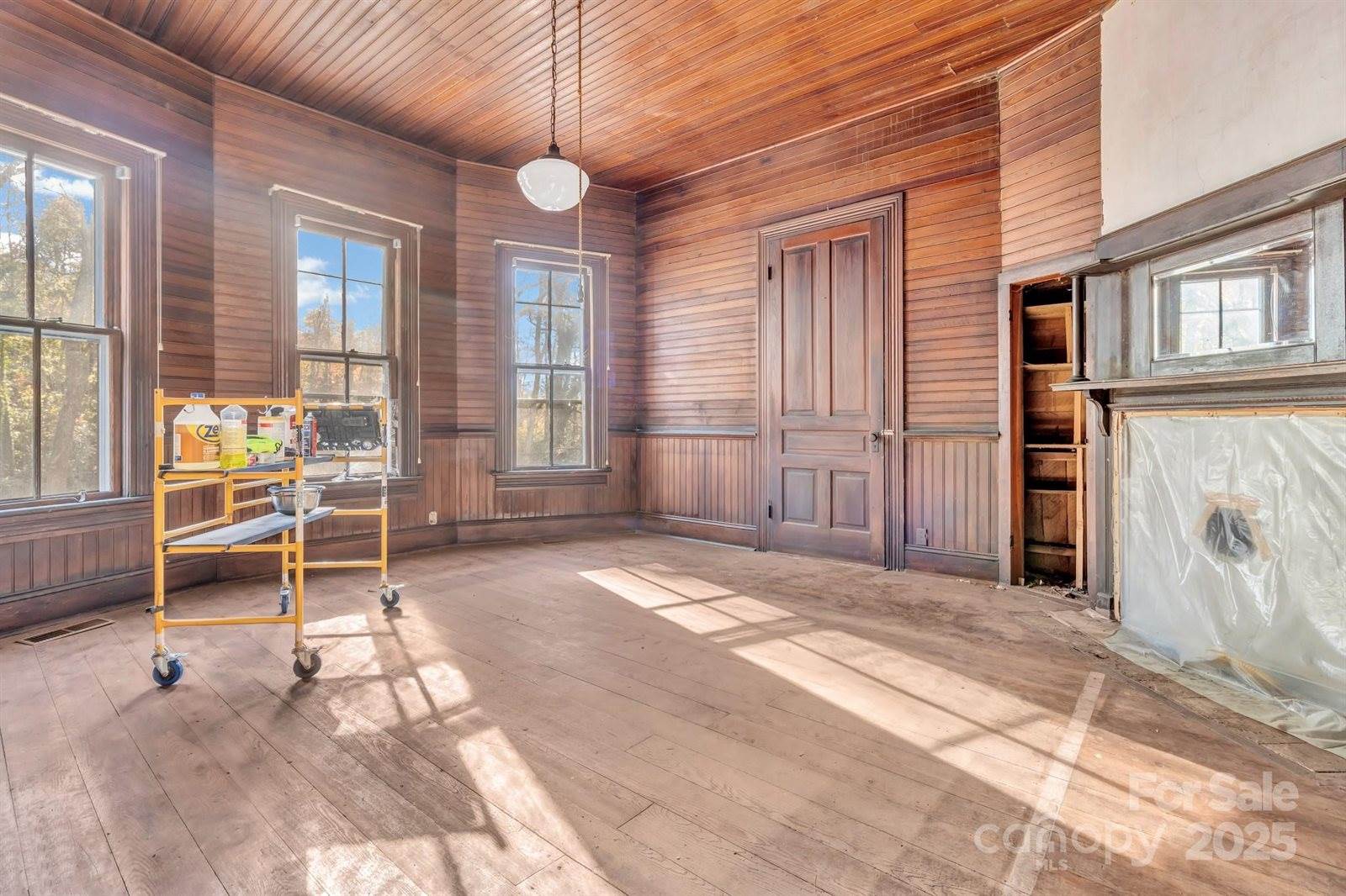 143 Sharon Road, Fairview, NC 28730