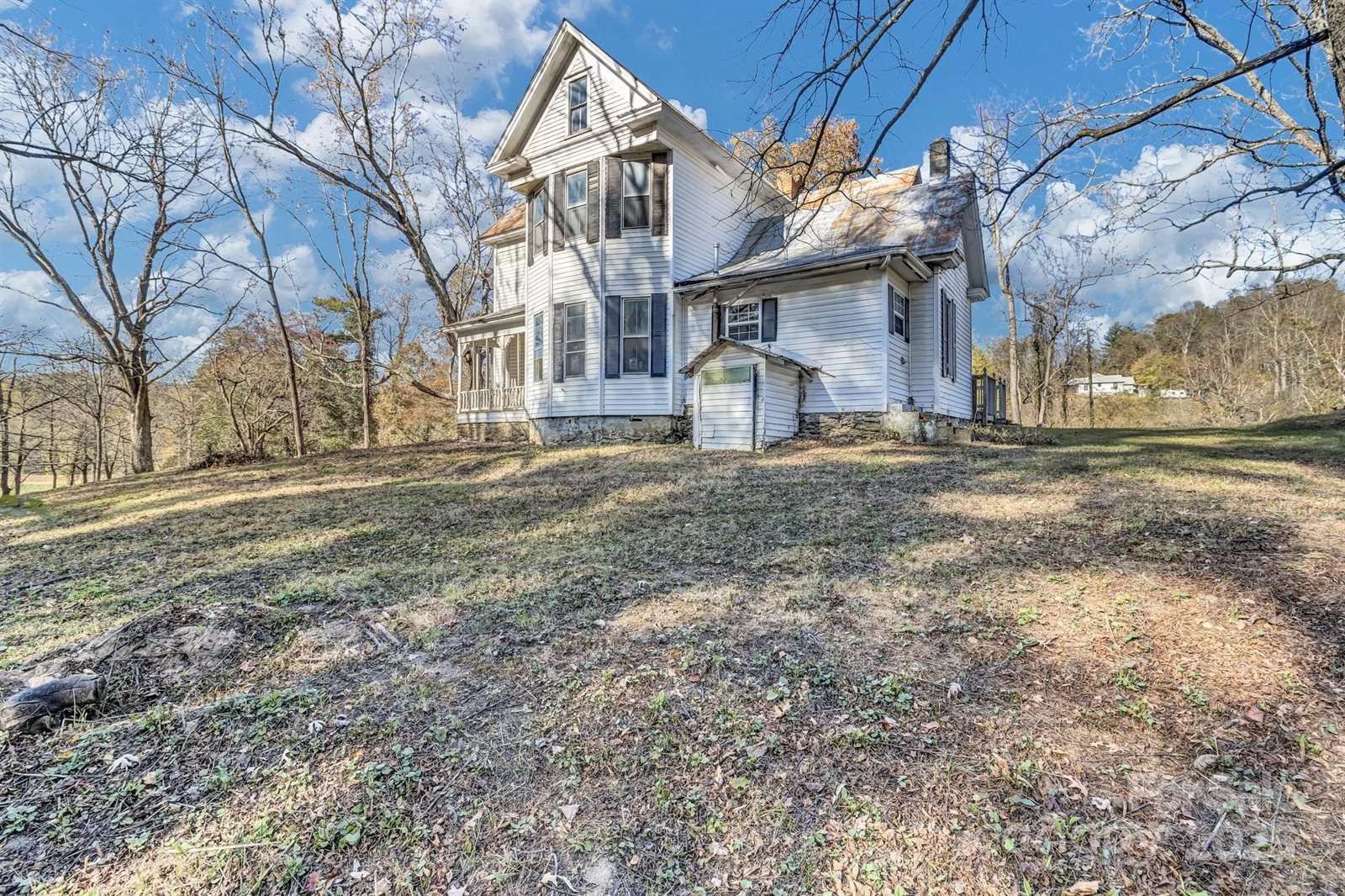 143 Sharon Road, Fairview, NC 28730