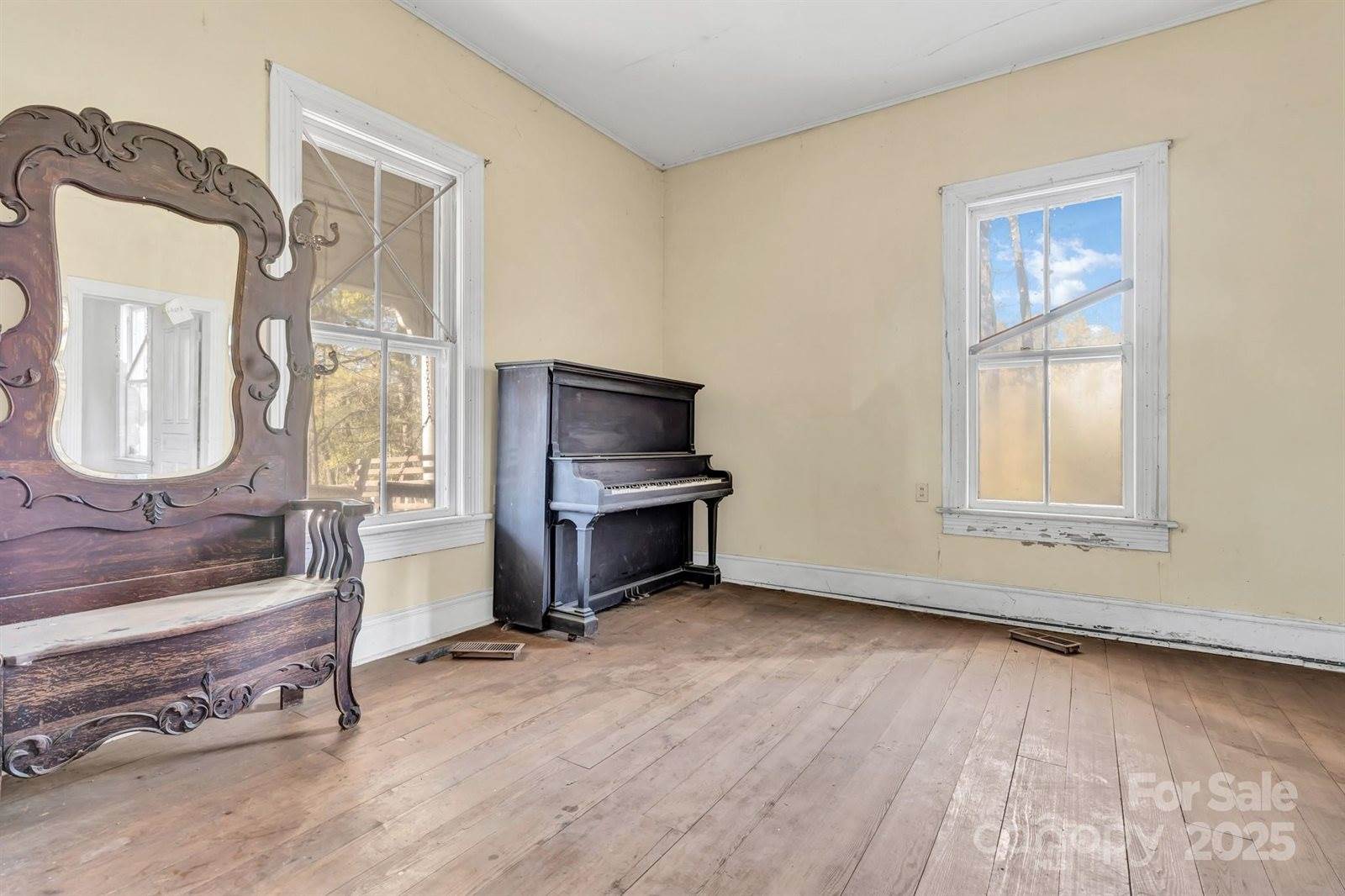 143 Sharon Road, Fairview, NC 28730